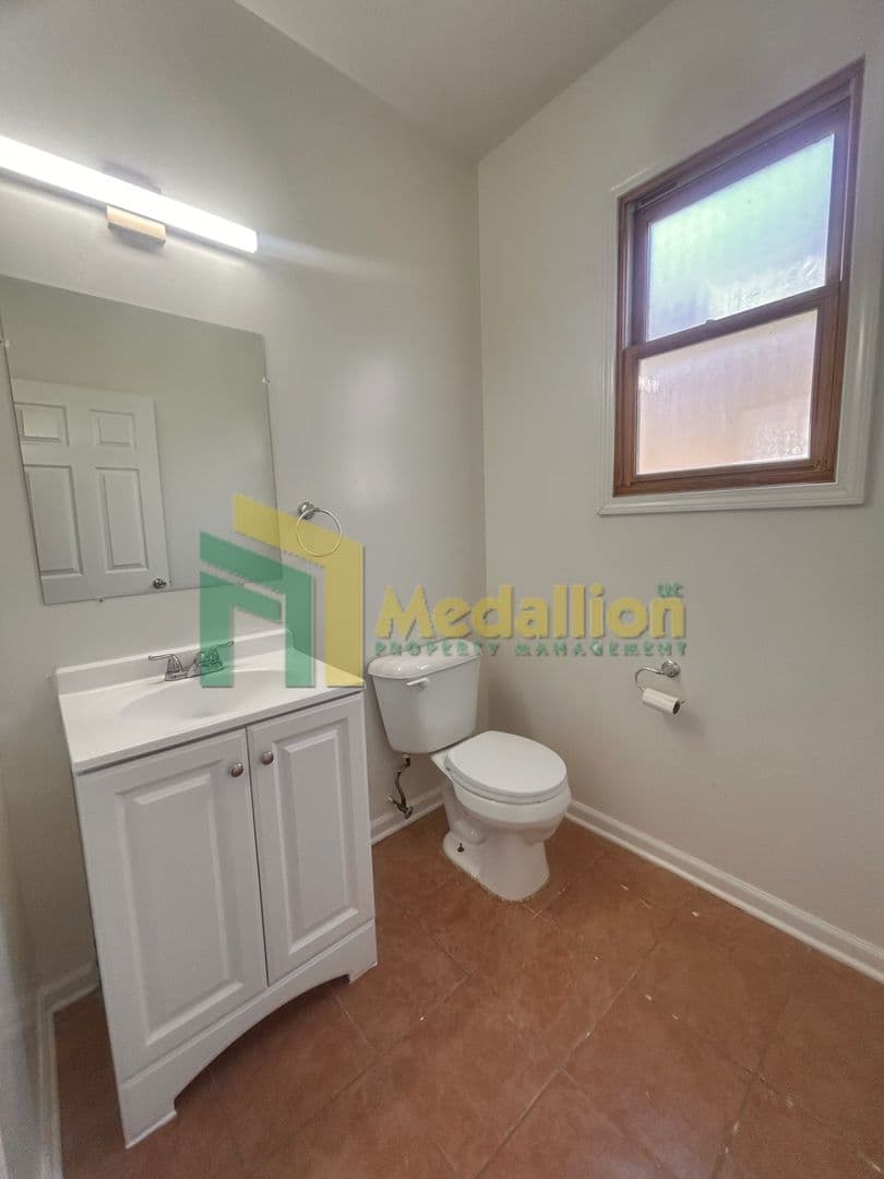 Chicago House: 5954 S Maplewood Ave
