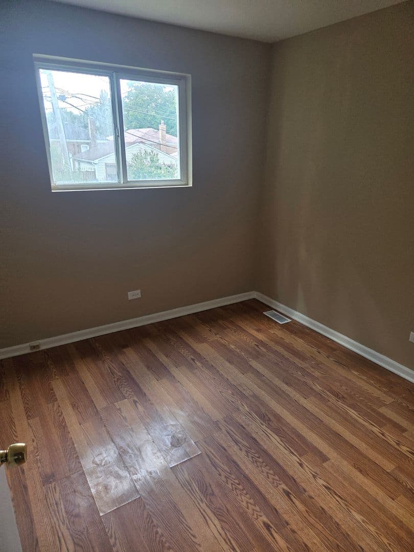 Chicago House: 7514 S Winchester Ave