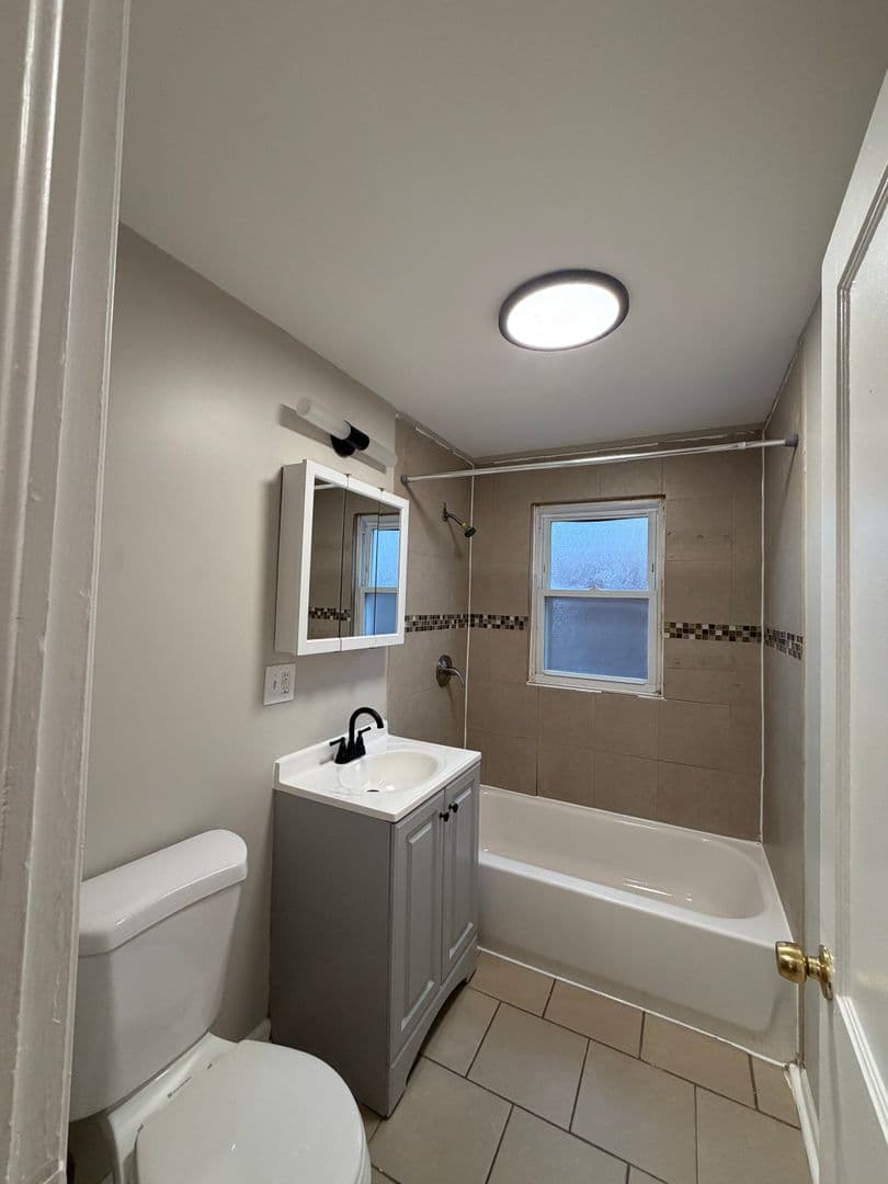 Chicago House: 8345 S Hamilton Ave