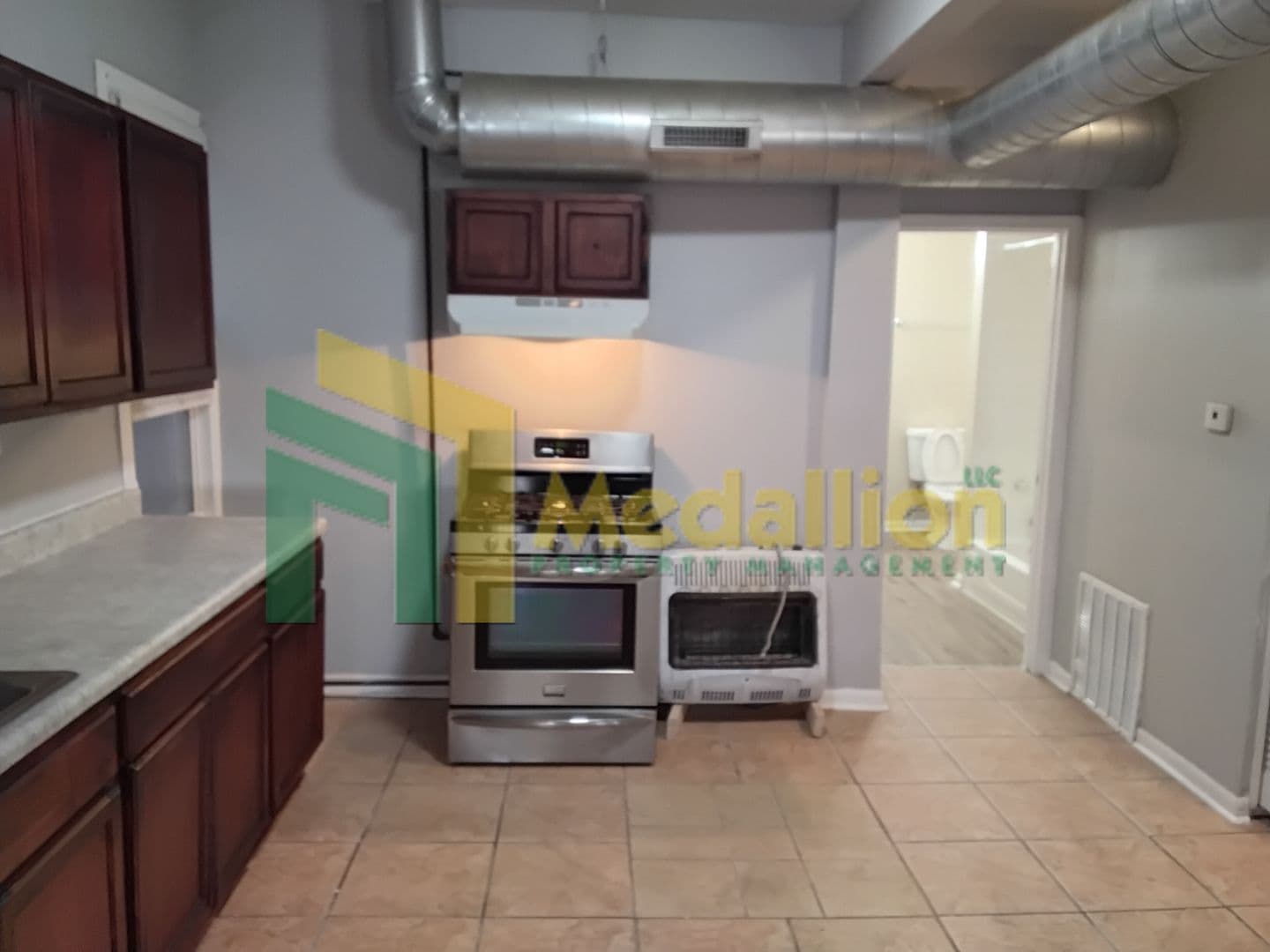 Chicago Apartment: 1241 N Ashland Ave (2nd Fl Rear)