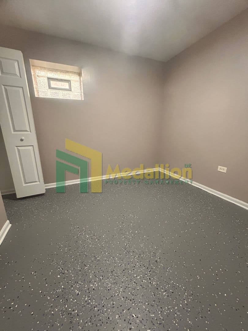 Chicago House: 5954 S Maplewood Ave