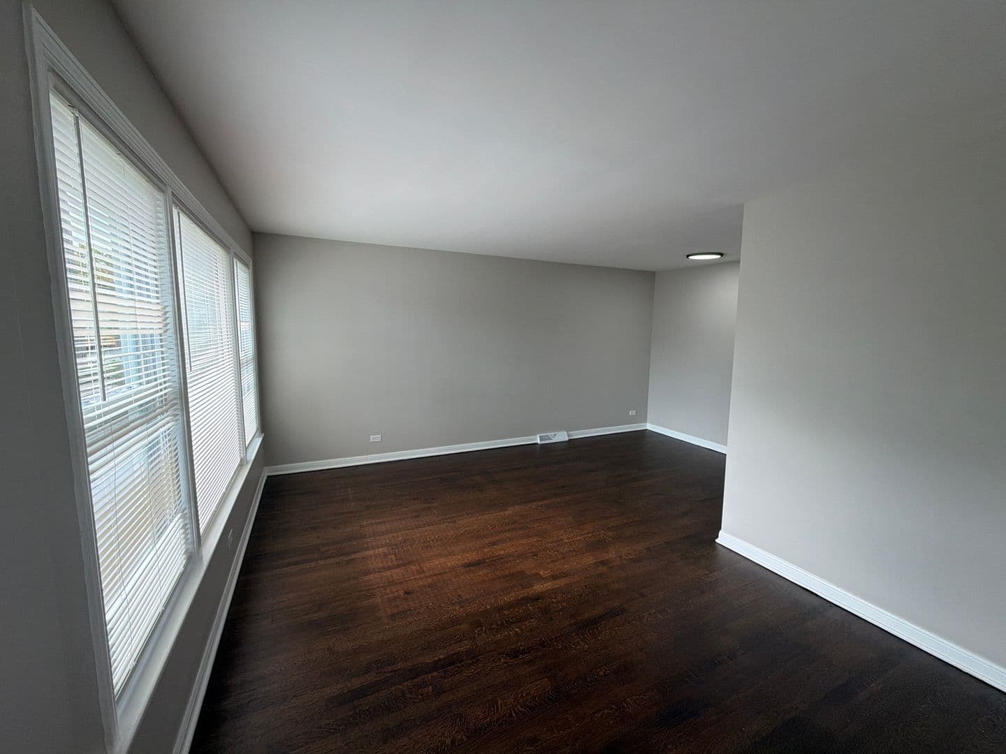 Chicago House: 9756 S Lowe Ave