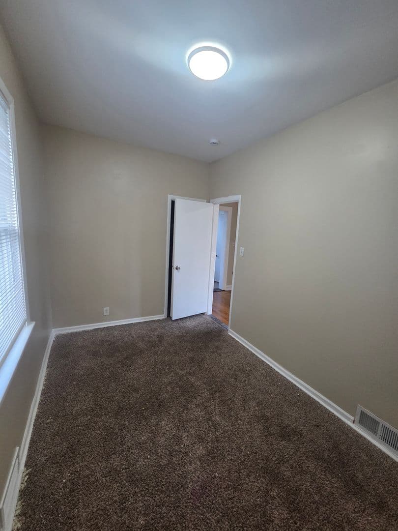 Chicago House: 10135 S Racine Ave