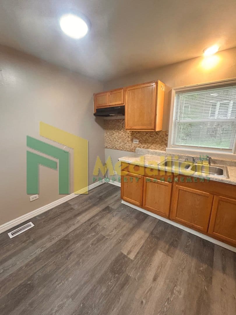 Chicago House: 8358 S Morgan St