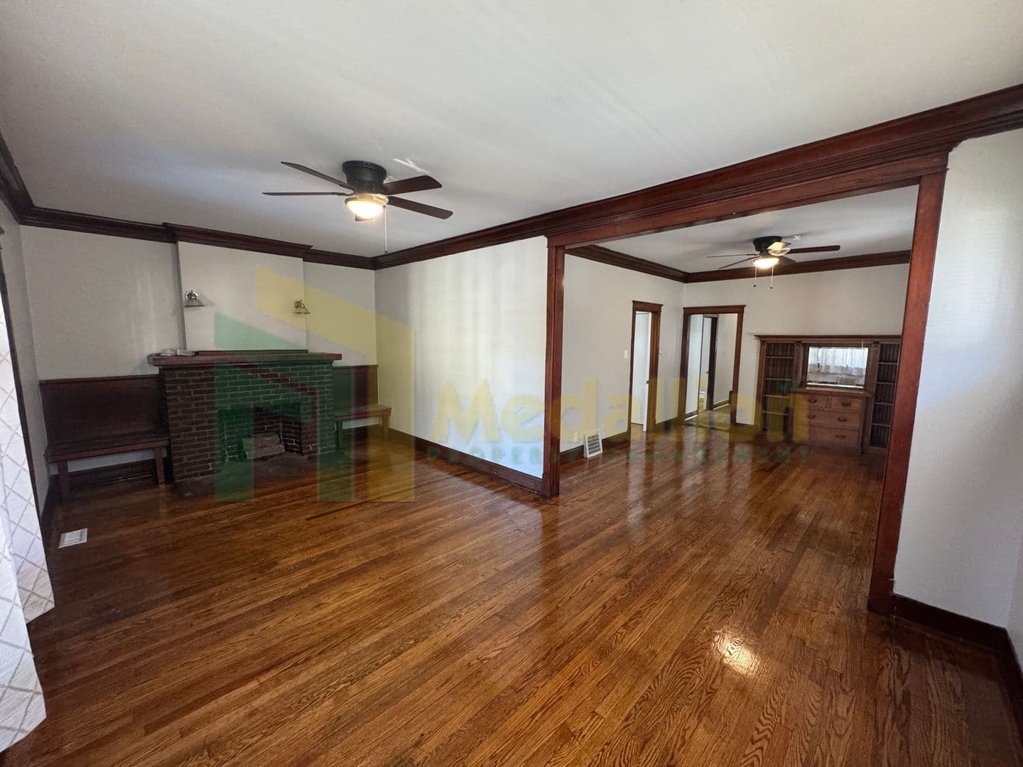 Chicago House: 133 E 114th Pl