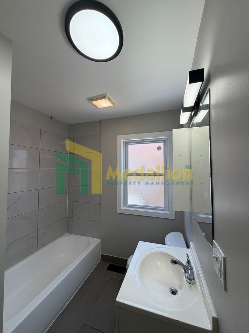 Chicago House: 12430 S Wentworth Ave
