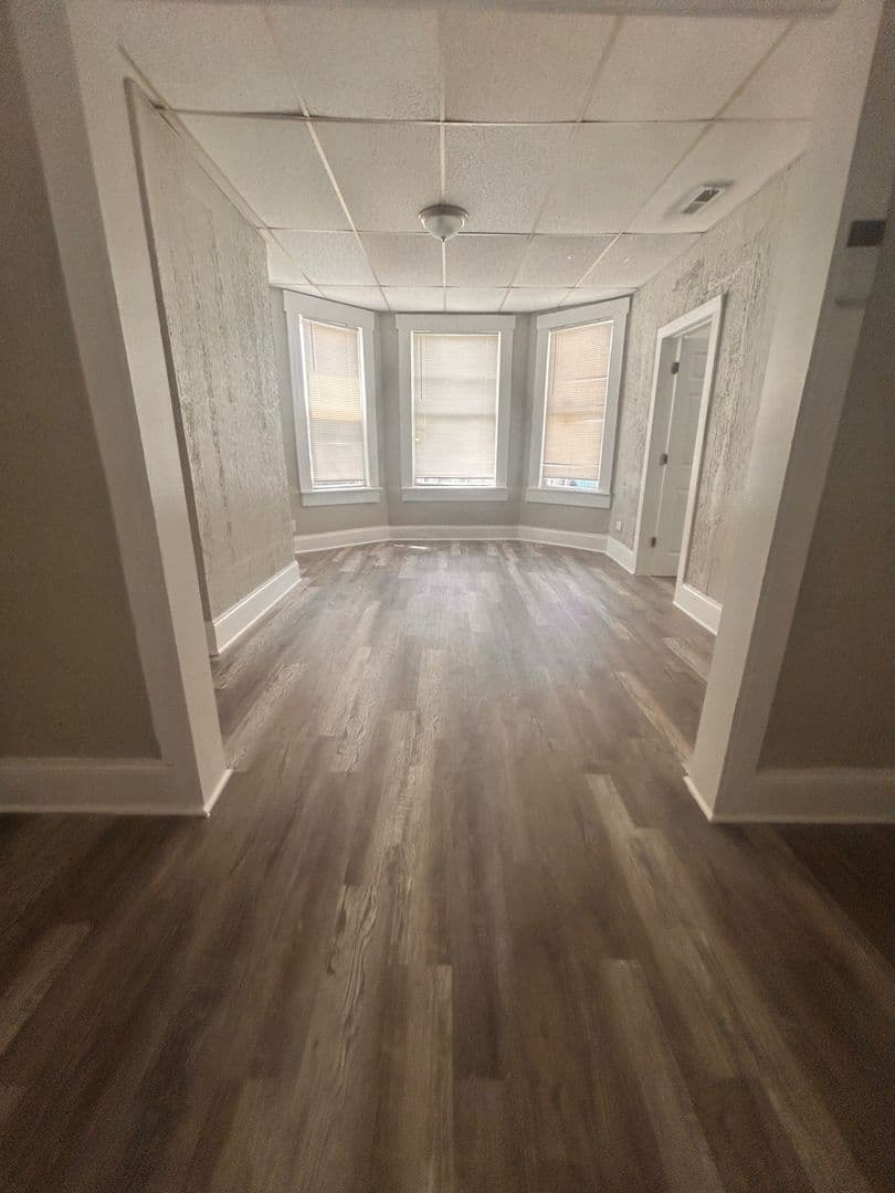 Chicago Apartment: 6417 S Evans Ave