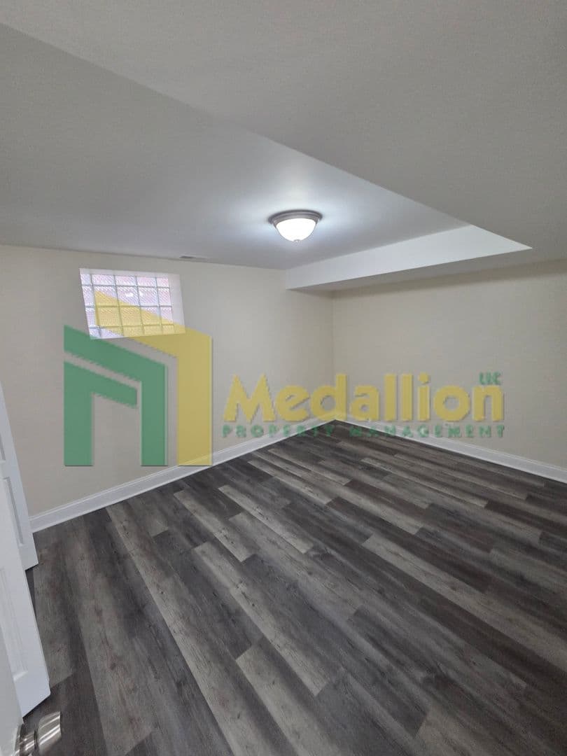 Chicago Apartment: 7154 S Francisco Ave