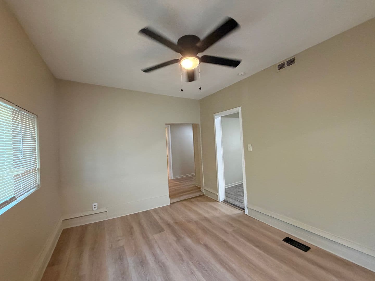 Chicago House: 1748 W Steuben St