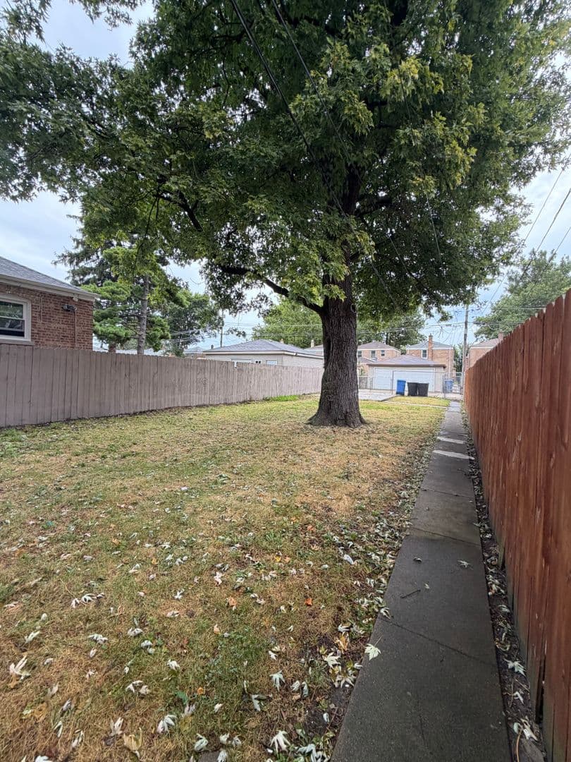 Chicago House: 8345 S Hamilton Ave