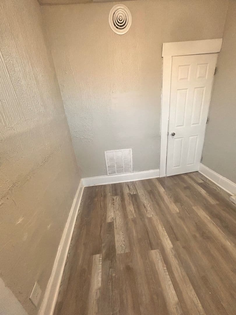 Chicago Apartment: 6417 S Evans Ave