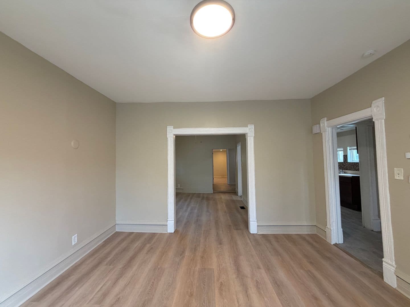 Chicago House: 1748 W Steuben St