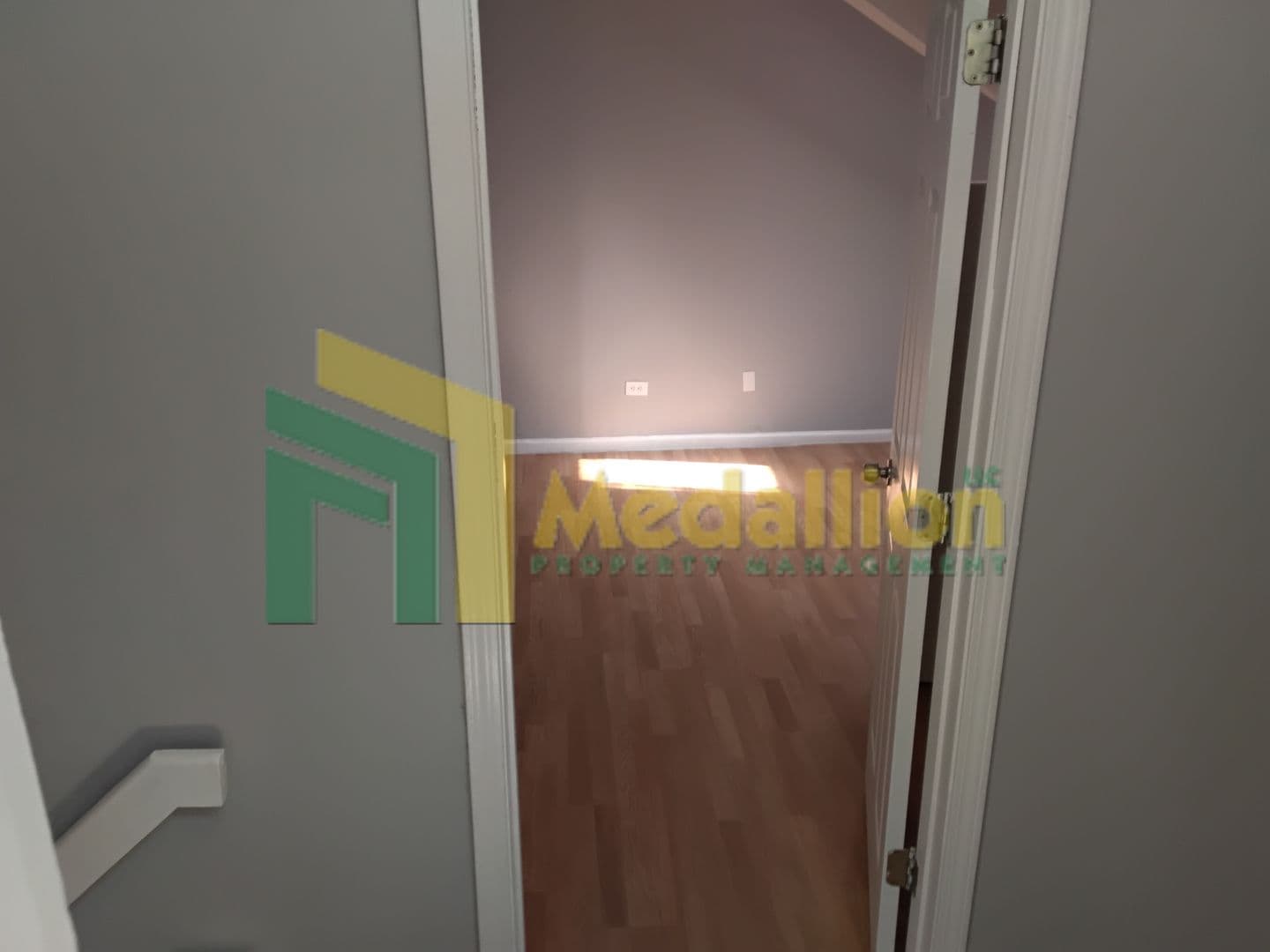 Chicago Apartment: 1241 N Ashland Ave (2nd Fl Rear)