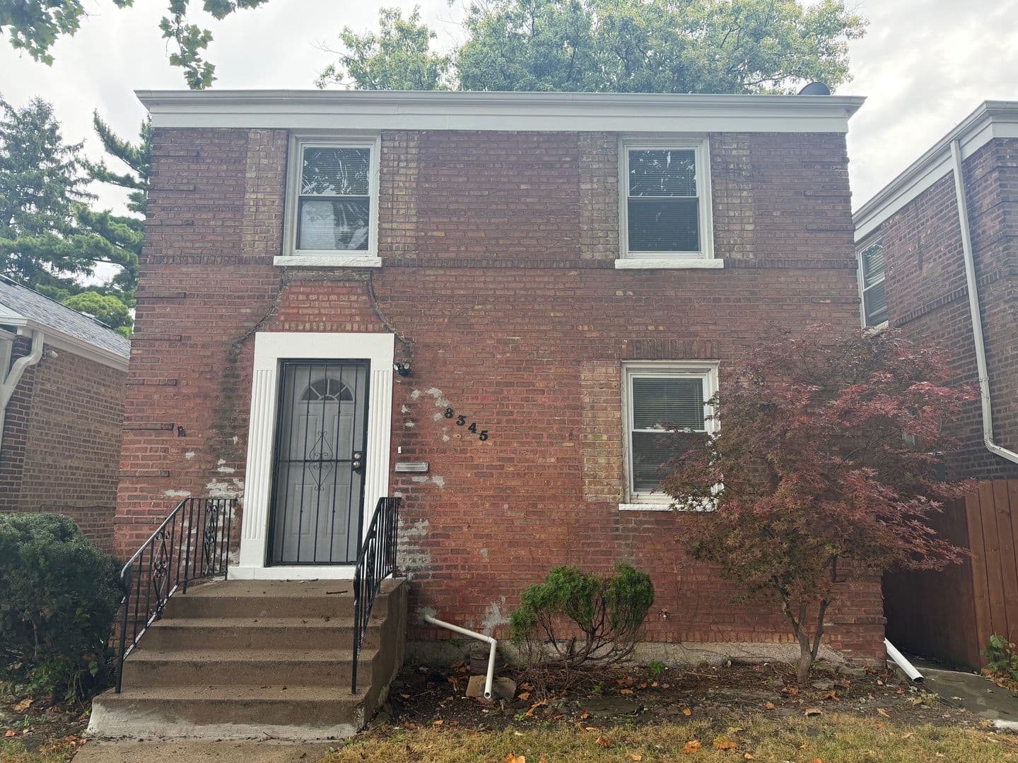 Chicago House: 8345 S Hamilton Ave