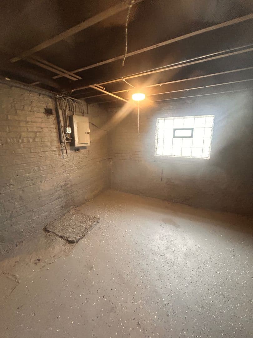 Chicago House: 8740 S Justine St