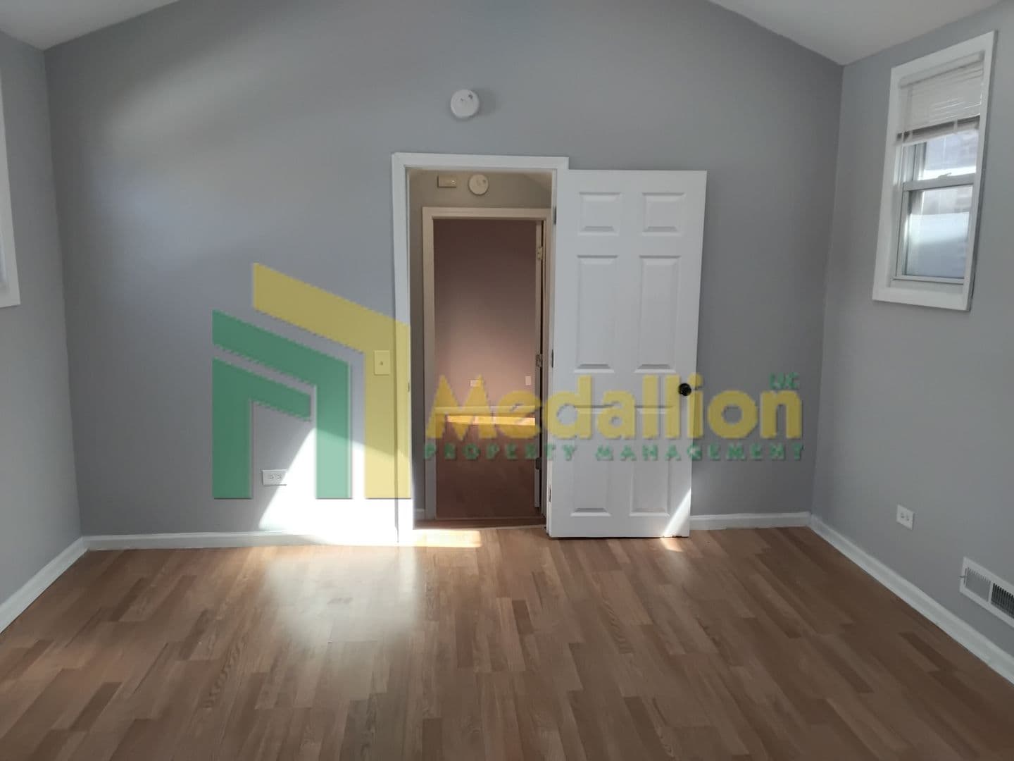 Chicago Apartment: 1241 N Ashland Ave (2nd Fl Rear)
