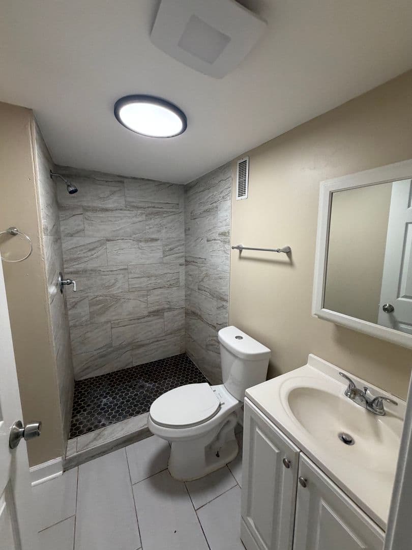 Chicago House: 12479 S Wabash Ave