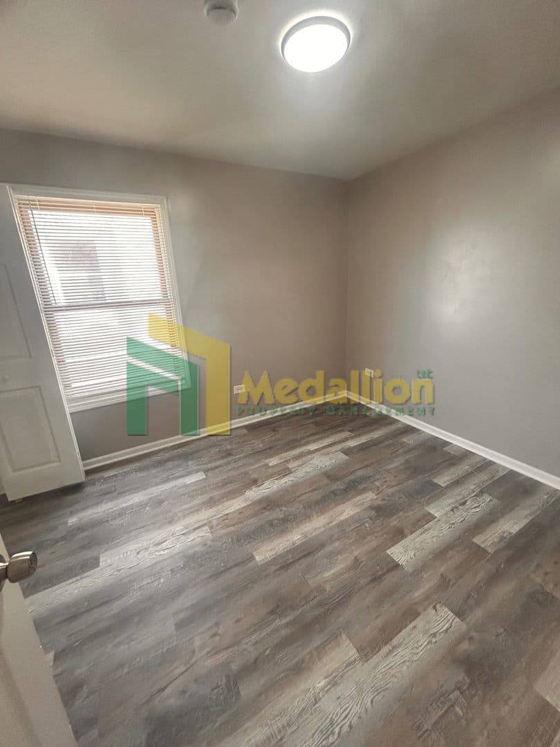 Chicago House: 5954 S Maplewood Ave