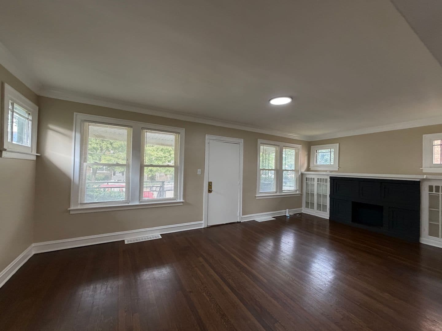 Chicago House: 12479 S Wabash Ave