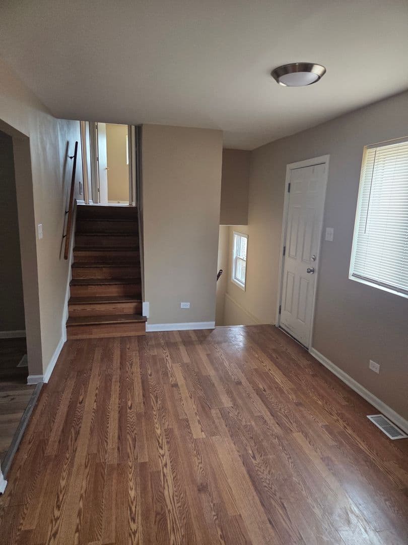 Chicago House: 7514 S Winchester Ave