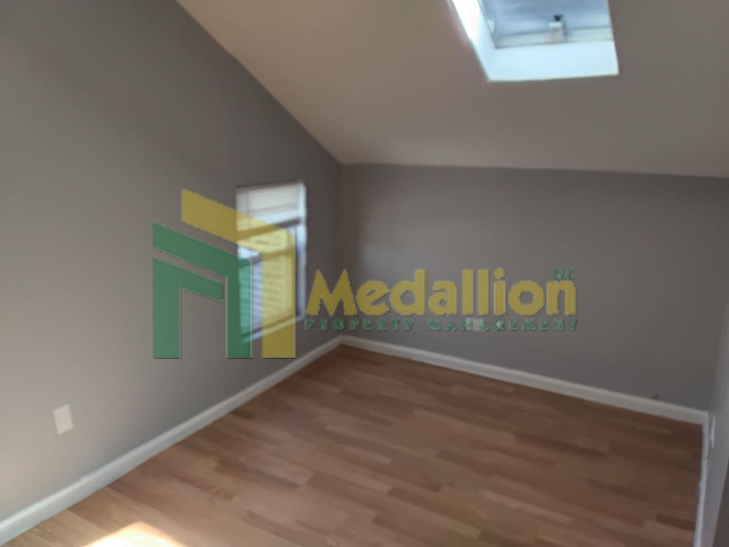Chicago Apartment: 1241 N Ashland Ave (2nd Fl Rear)