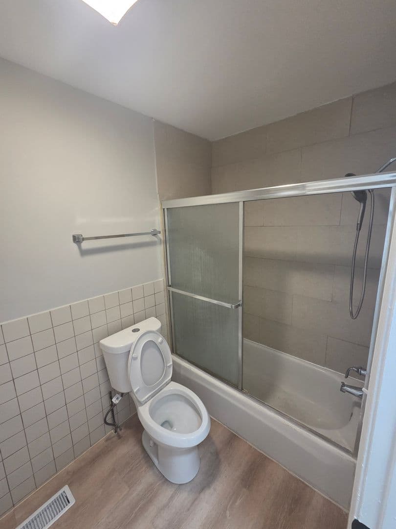 Chicago Multiplex: 2910 E 87th St - UNIT 1
