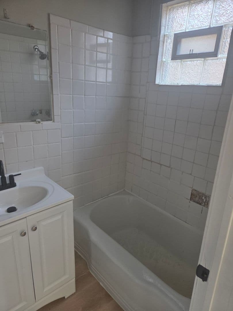 Chicago Multiplex: 2910 E 87th St - UNIT 2
