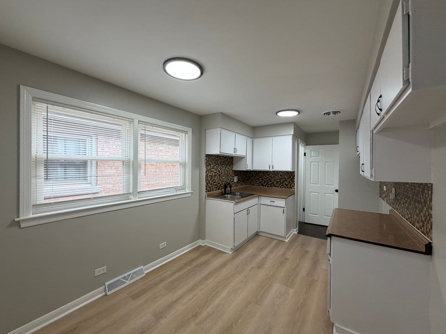 Chicago House: 9756 S Lowe Ave