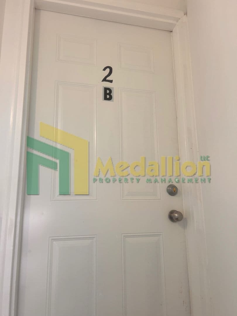 Chicago Apartment: 4700 W Monroe St