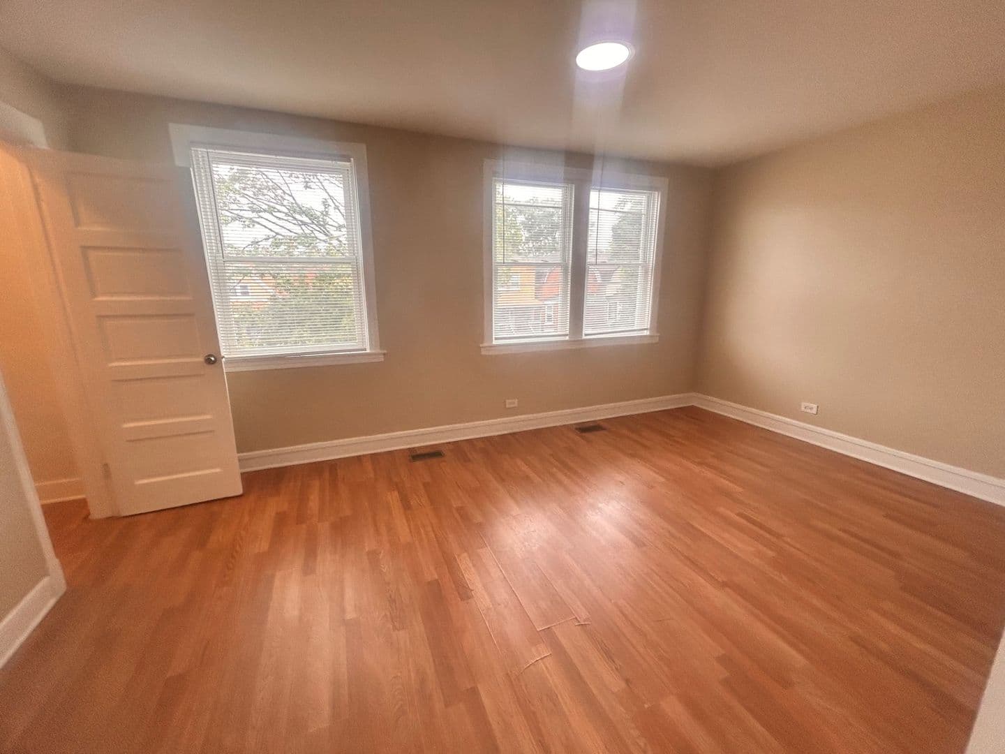 Chicago House: 6938 S Prairie Ave