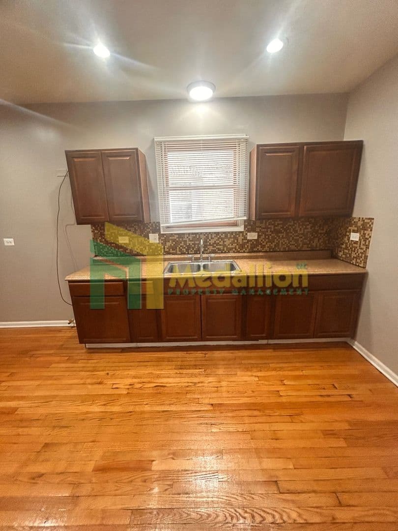 Chicago House: 5954 S Maplewood Ave
