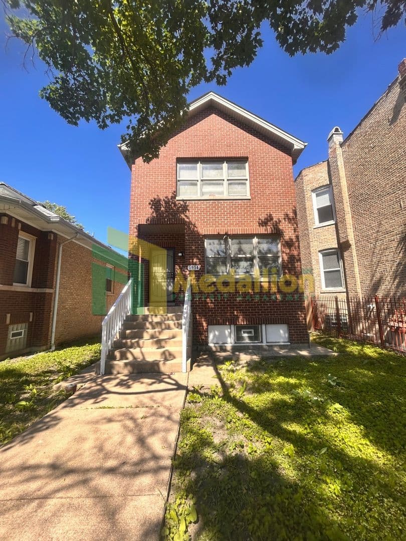 Chicago House: 5954 S Maplewood Ave