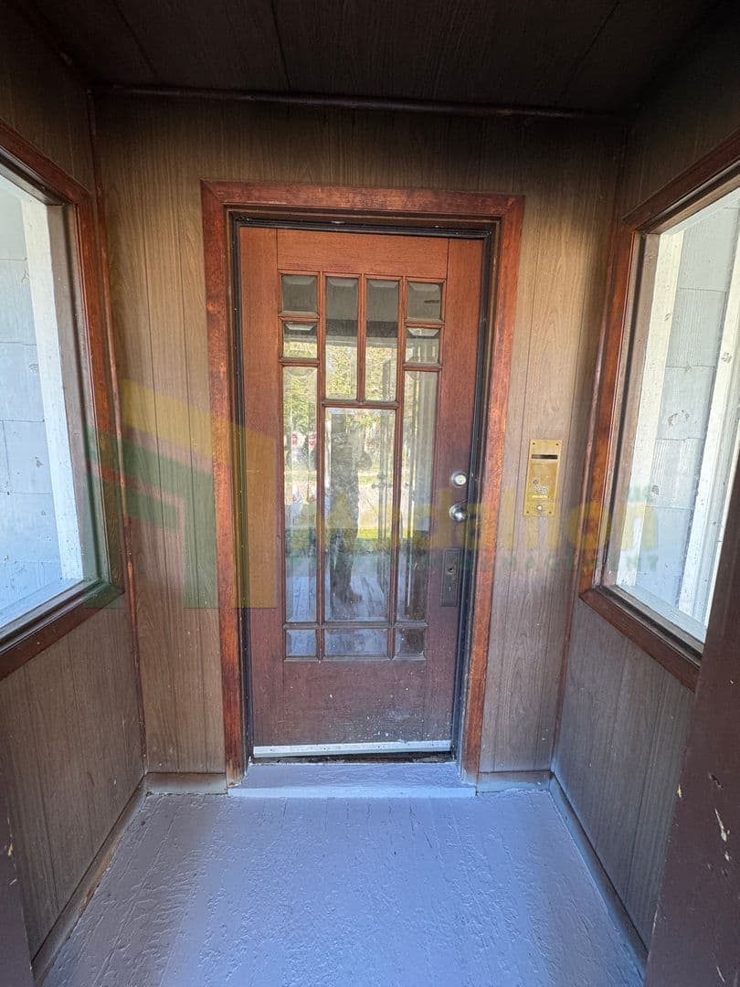 Chicago House: 133 E 114th Pl