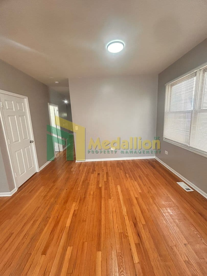 Chicago House: 5954 S Maplewood Ave
