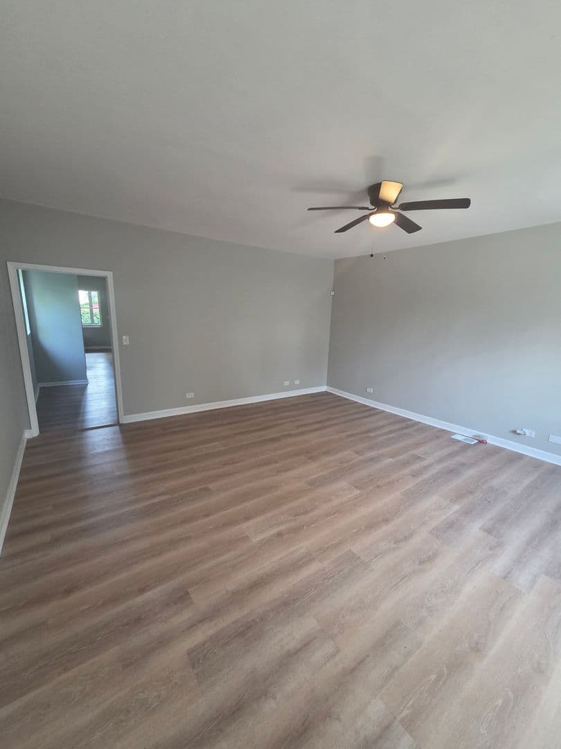 Chicago Multiplex: 2910 E 87th St - UNIT 1