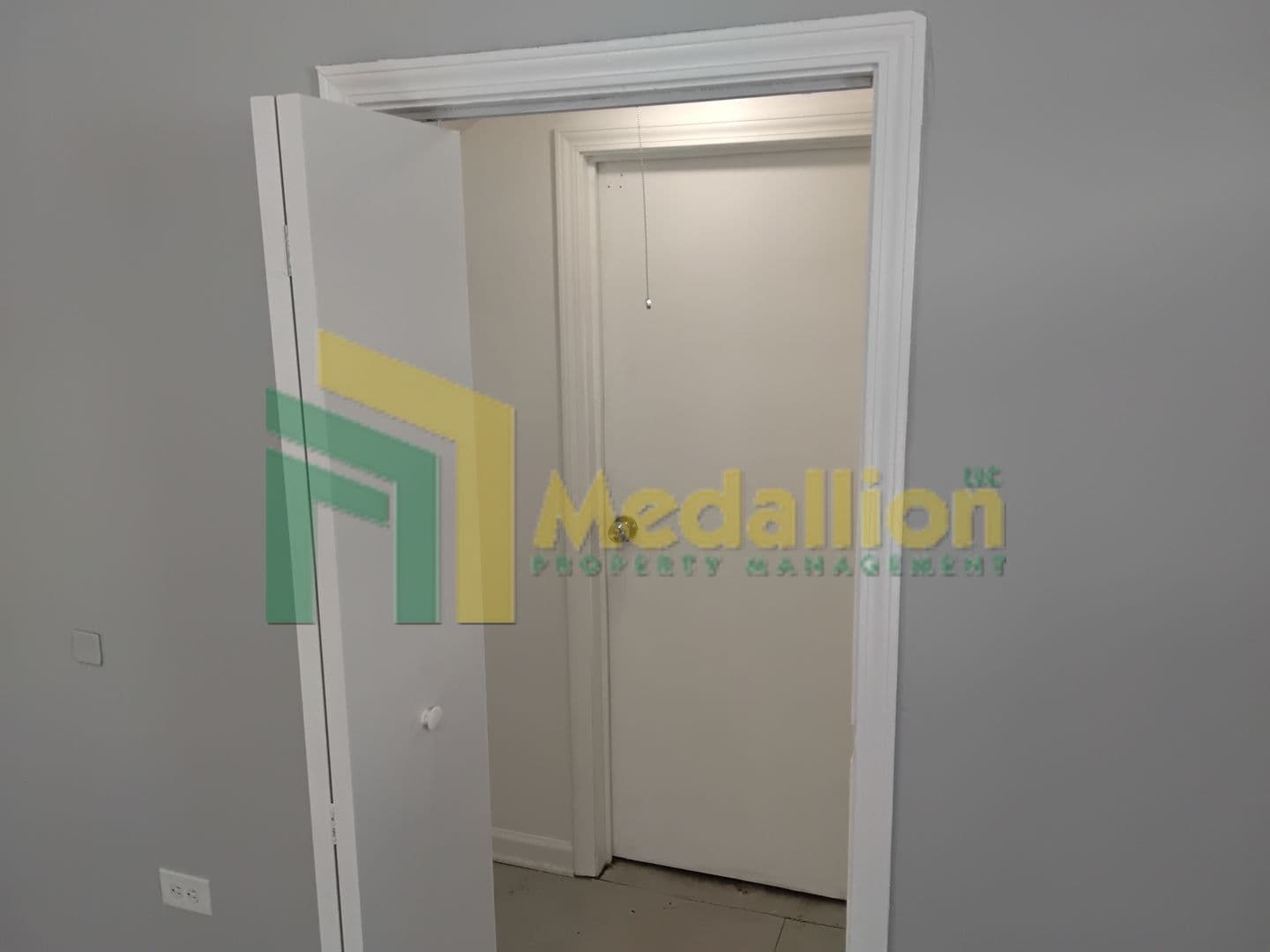 Chicago Apartment: 1241 N Ashland Ave (2nd Fl Rear)