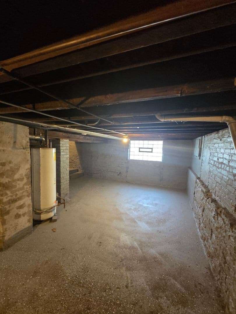 Chicago House: 8839 S Princeton Ave