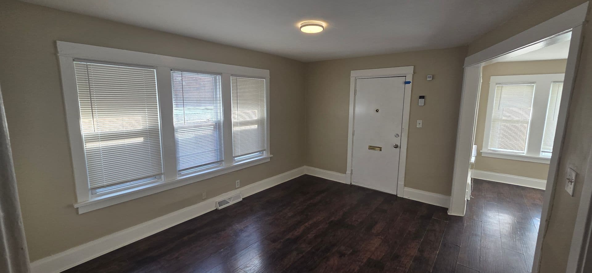 Chicago House: 9815 S Throop St