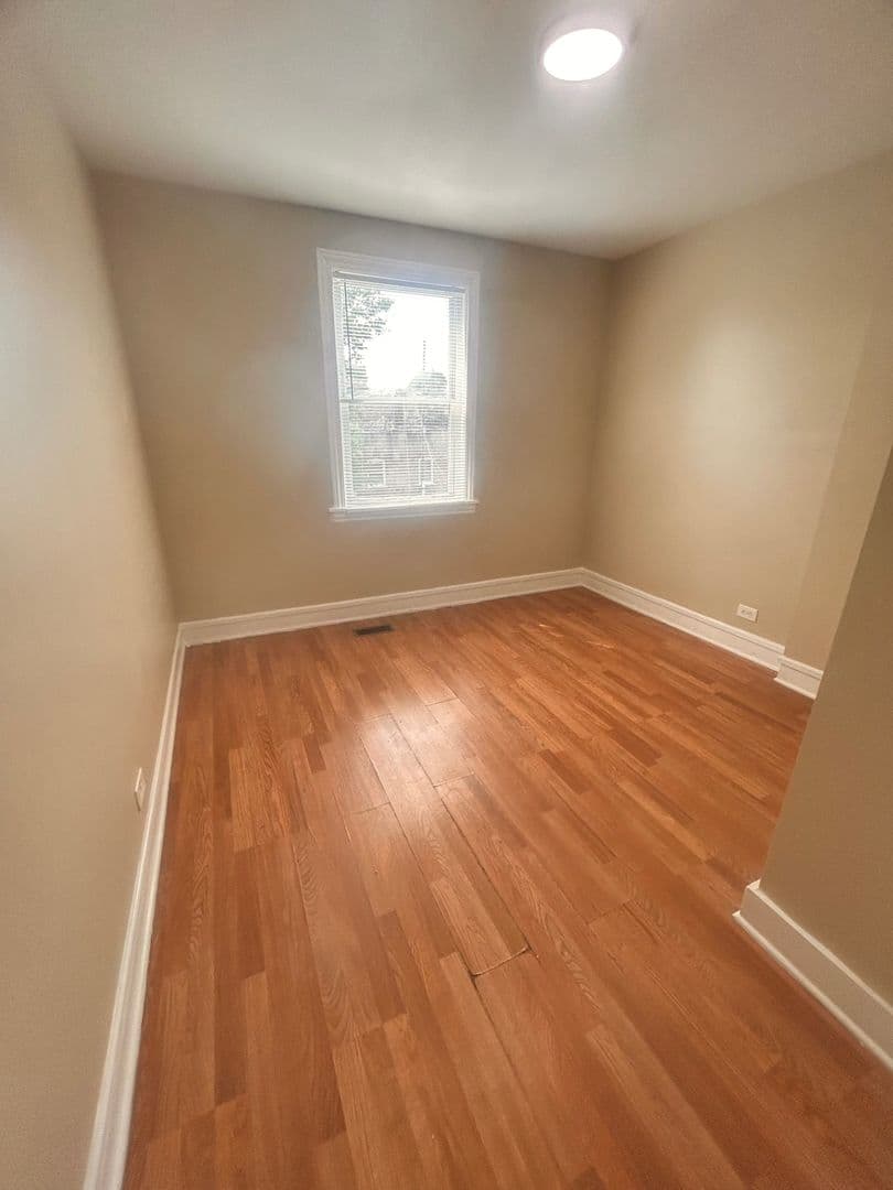 Chicago House: 6938 S Prairie Ave