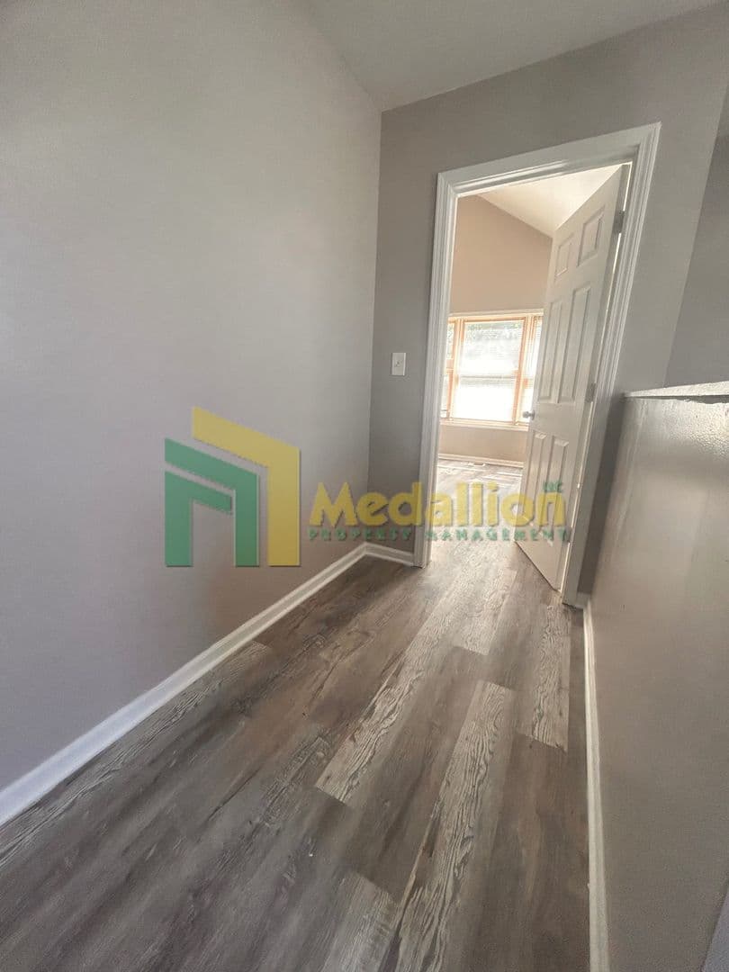 Chicago House: 5954 S Maplewood Ave