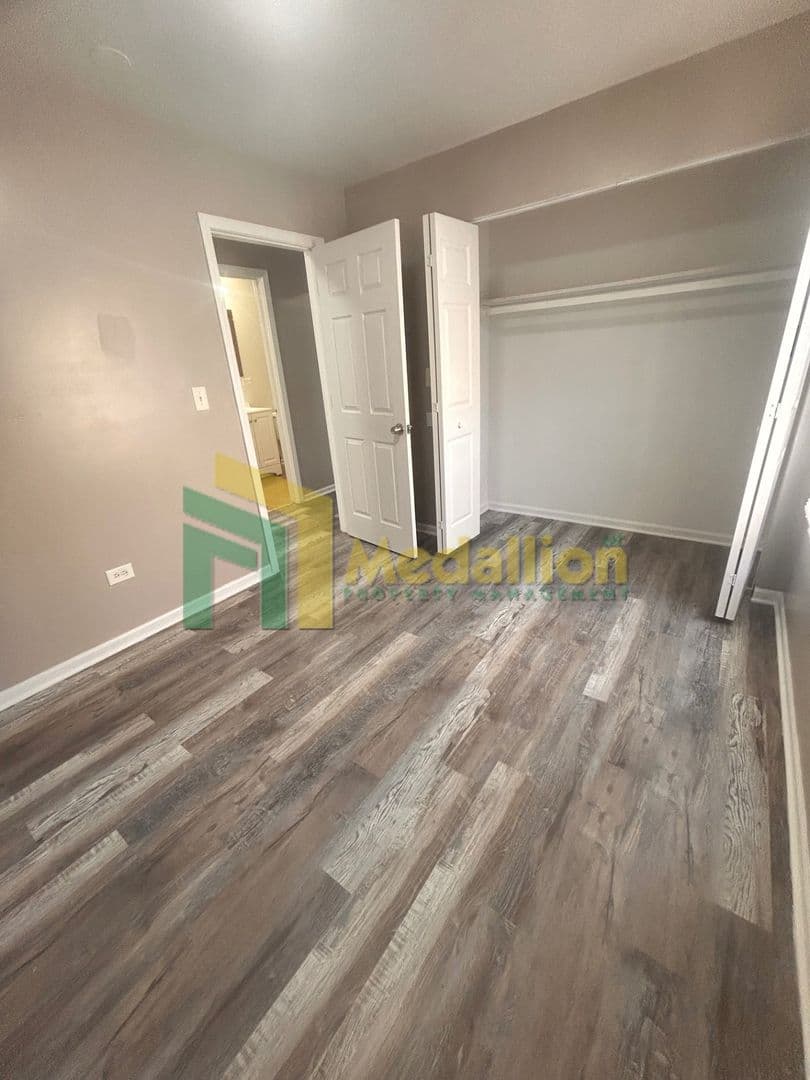 Chicago House: 5954 S Maplewood Ave