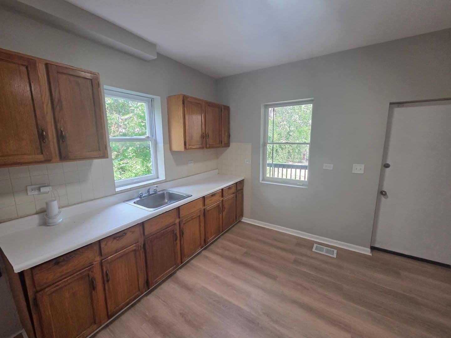 Chicago Multiplex: 2910 E 87th St - UNIT 1