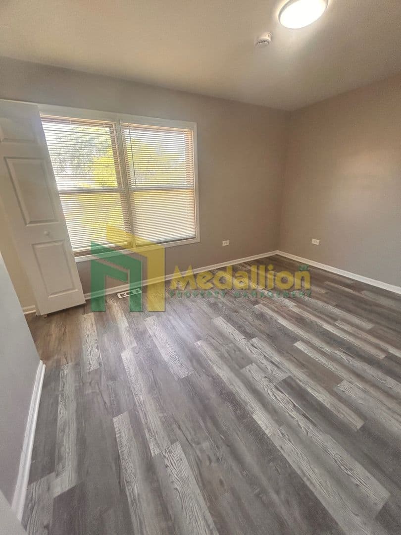 Chicago House: 5954 S Maplewood Ave