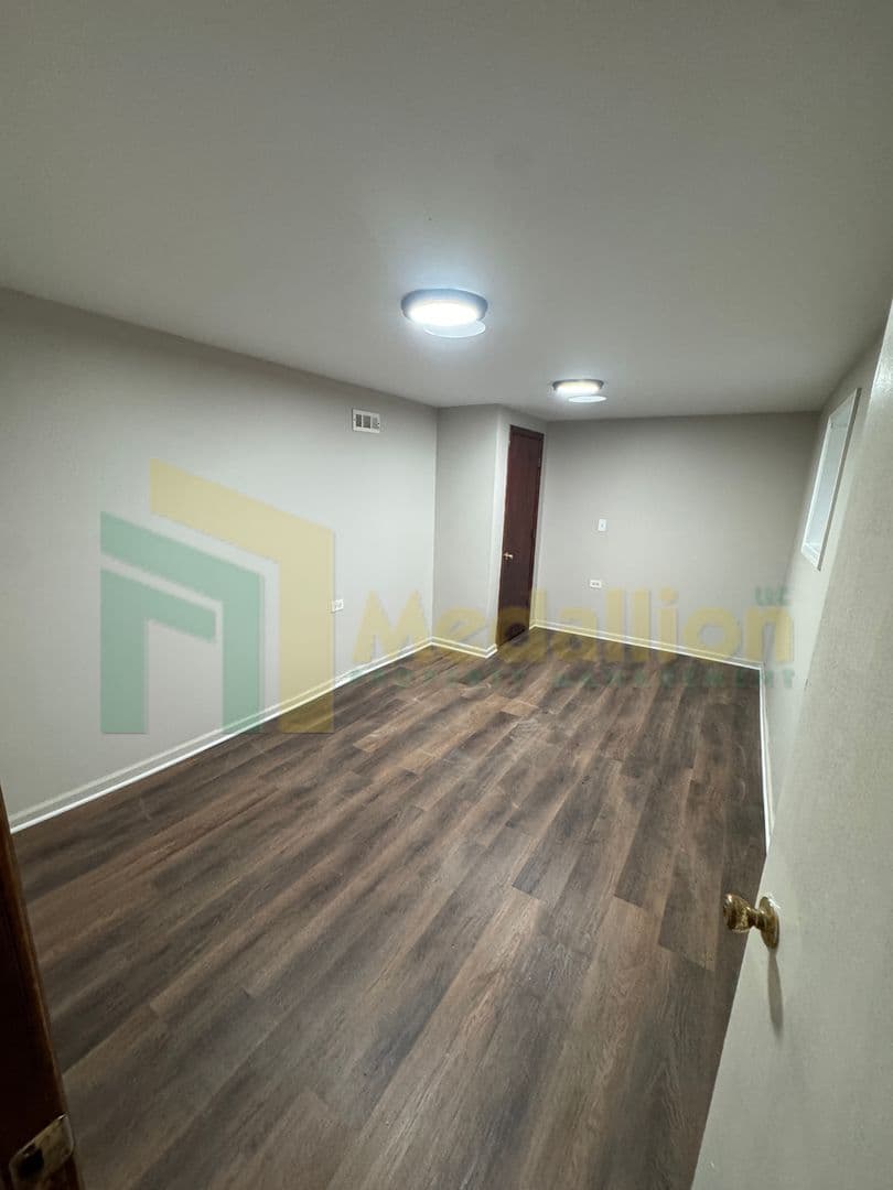 Chicago House: 133 E 114th Pl