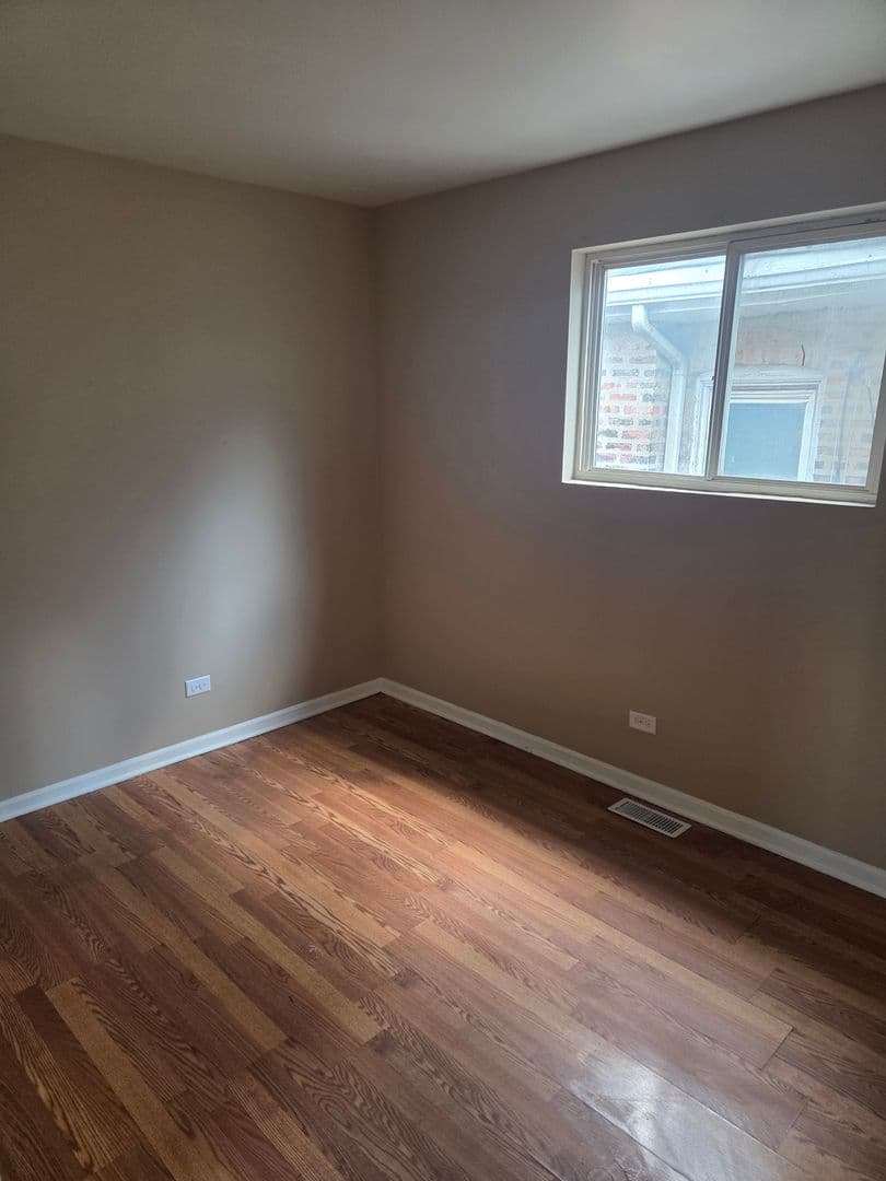 Chicago House: 7514 S Winchester Ave