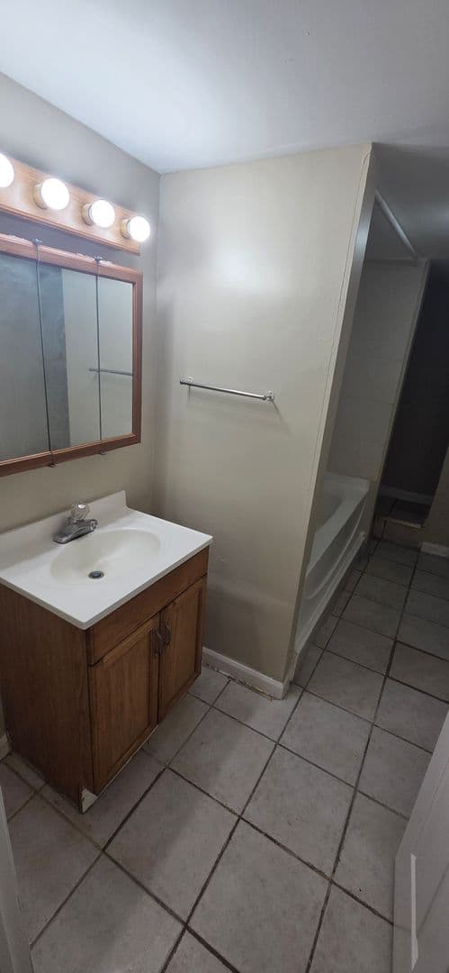 Chicago House: 9815 S Throop St