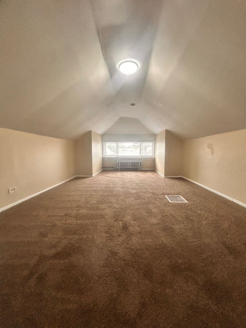 Chicago House: 8740 S Justine St