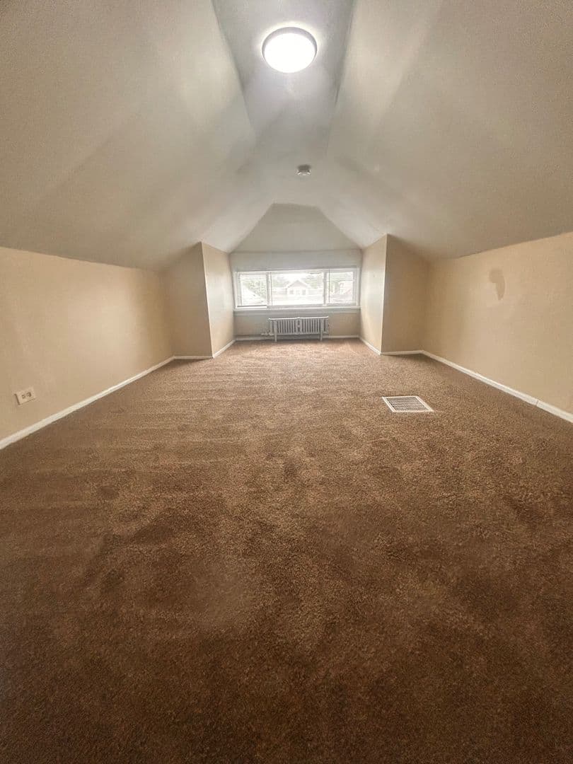 Chicago House: 8740 S Justine St