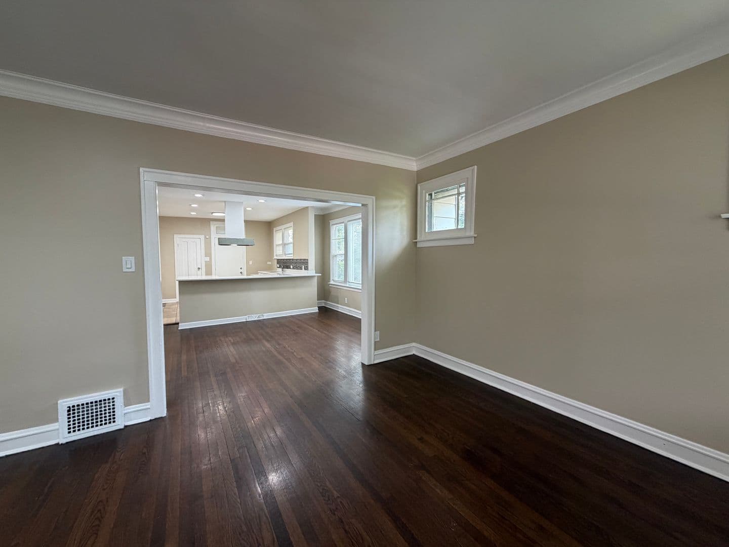 Chicago House: 12479 S Wabash Ave