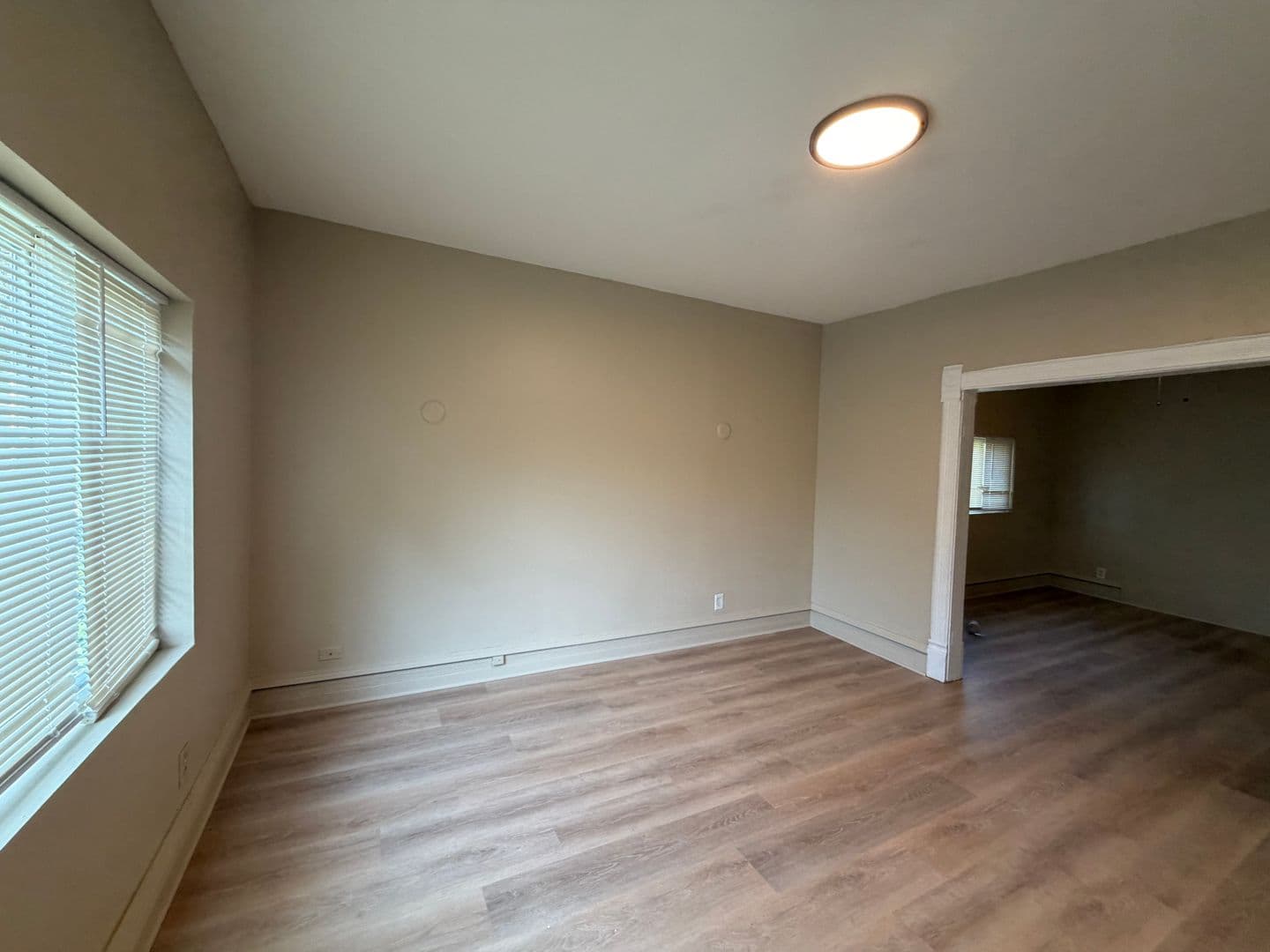 Chicago House: 1748 W Steuben St
